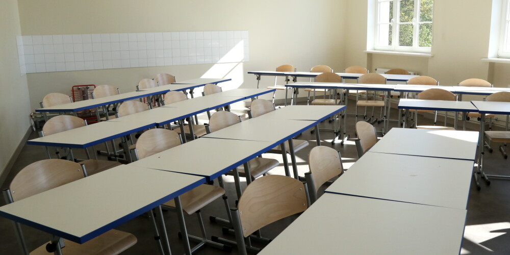 Rīgā slēgtas četras vispārizglītojošās skolas
