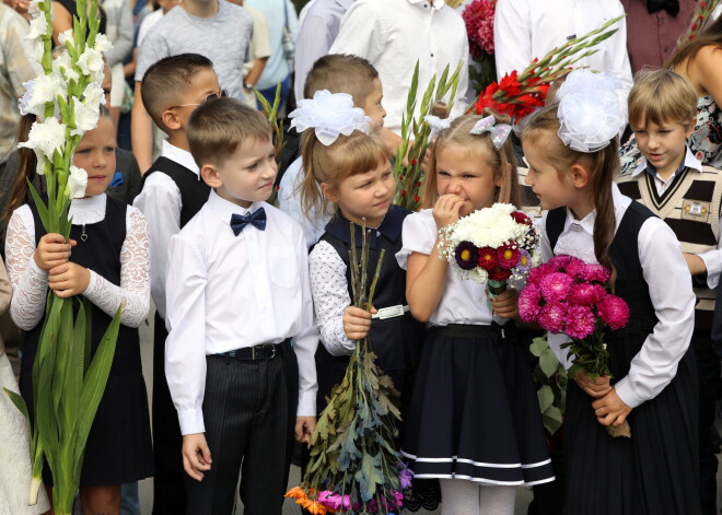 Vecāki atklāj, cik šogad iztērējuši, lai vienu bērnu sagatavotu skolai