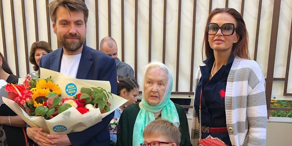 Анфиса Чехова и Эвелина Бледанс объединились с бывшими мужьями ради сыновей
