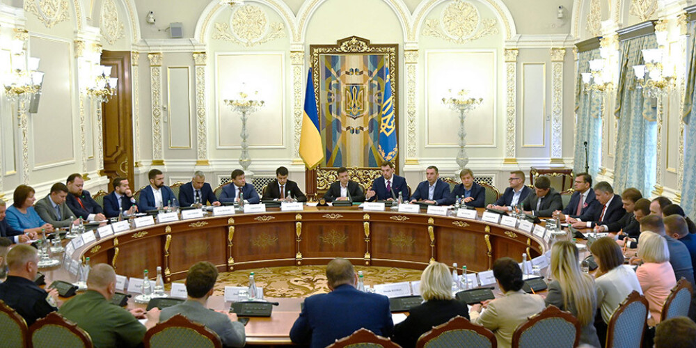 Ukrainas parlaments atceļ deputātu tiesisko imunitāti