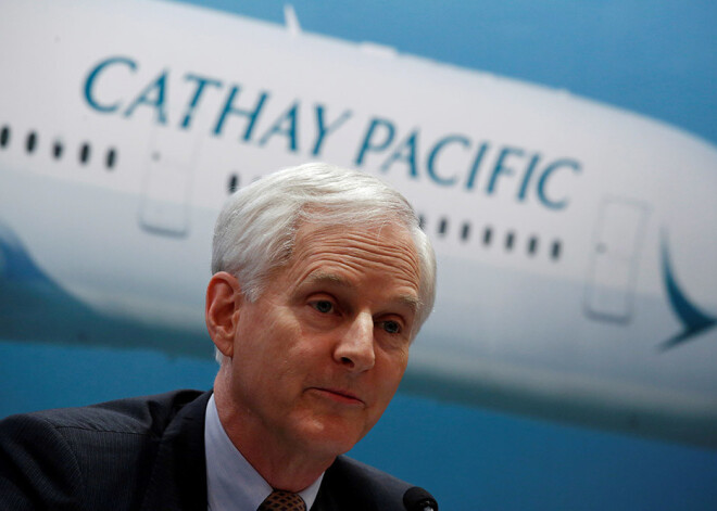 "Cathay Pacific" padomes priekšsēdētājs paziņo par atkāpšanos no amata