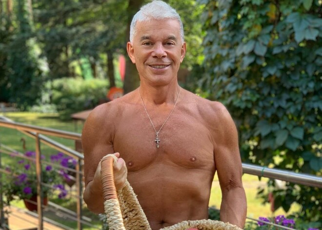 68-летний Олег Газманов впечатлил поклонниц голым торсом