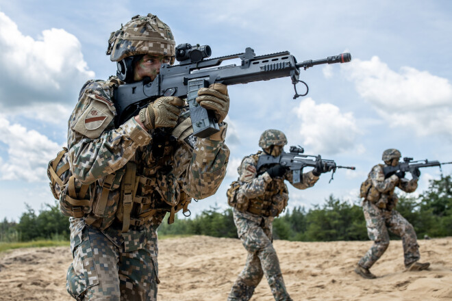 NATO un Latvijas armija Saskaņas deputātu laikam tik ļoti biedē, ka viņš par trešo daļu uzpūtis mūsu valsts militāro budžetu.