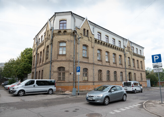 Arī nākamgad Valsts policijas Rīgas Ziemeļu iecirknī Allažu ielā turpinās renovācijas darbus