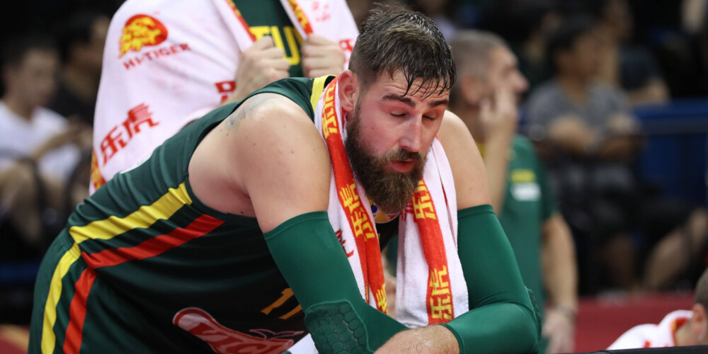 VIDEO: rupja tiesnešu kļūda laupa Lietuvas basketbolistiem iespēju cīnīties par Pasaules kausa medaļām