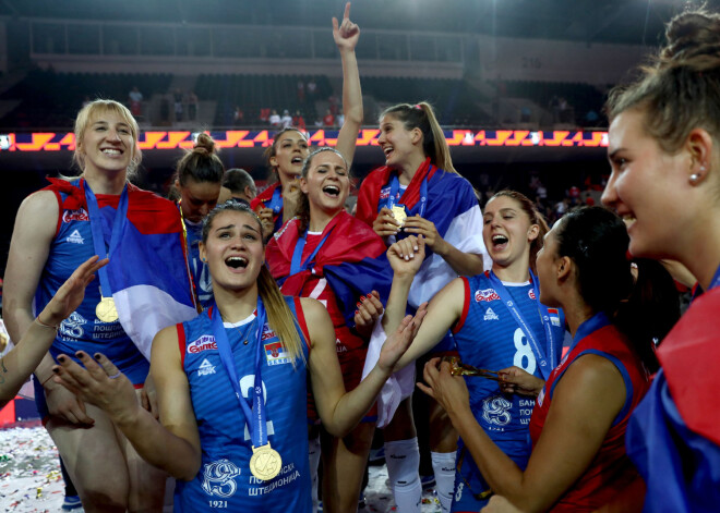 Serbietes otro gadu pēc kārtas triumfē Eiropas čempionātā volejbolā; Krievija atkal bez medaļām
