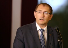 Satiksmes ministrs Tālis Linkaits.