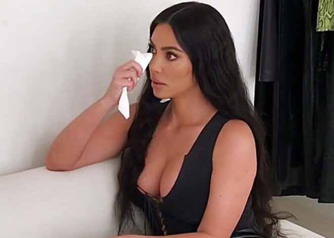 «Я не смогла застегнуть бюстгальтер»: Ким Кардашьян заявила о неизлечимой болезни