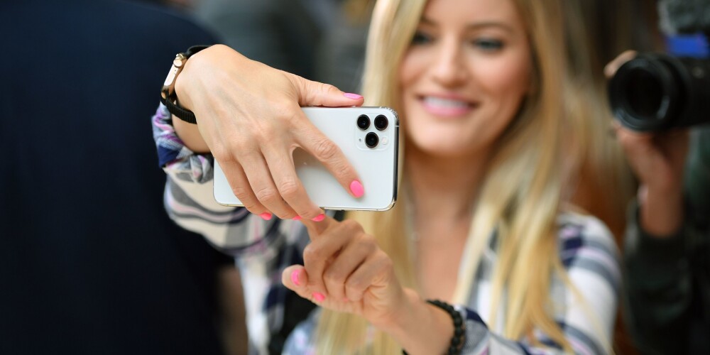 Sociālo tīklu lietotāji pamatīgi iesmej par "Apple" jaunāko viedtālruņu izskatu