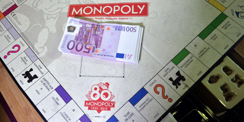 Jaunajā "Monopolā" sievietes pelnīs vairāk naudas nekā vīrieši