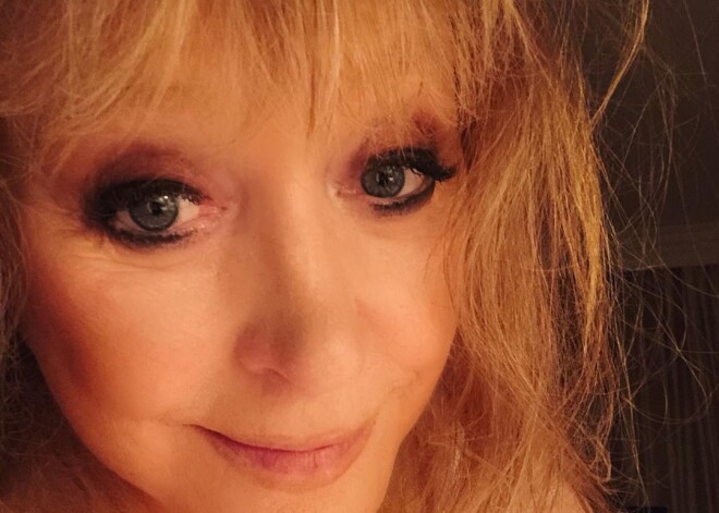 В постели с Примадонной - Пугачева в кружевной комбинации произвела фурор среди поклонников