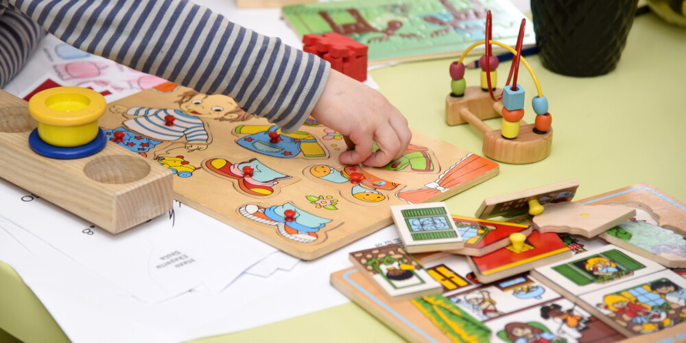 Uzņēmums, kurš ēdinājis Siguldas bērnudārzu bērnus, savu pakalpojumu bez ierobežojumiem turpina sniegt vēl aptuveni 100 iestādēs