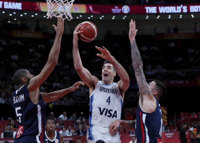 Argentīnas basketbolisti un veterāns Skola otro reizi vēsturē iekļūst Pasaules kausa finālā