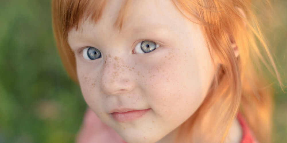 Bērnam būs zilas acis vai rudi mati? Ģenētikas noslēpumi, jeb – ko bērni patiesībā manto no vecākiem