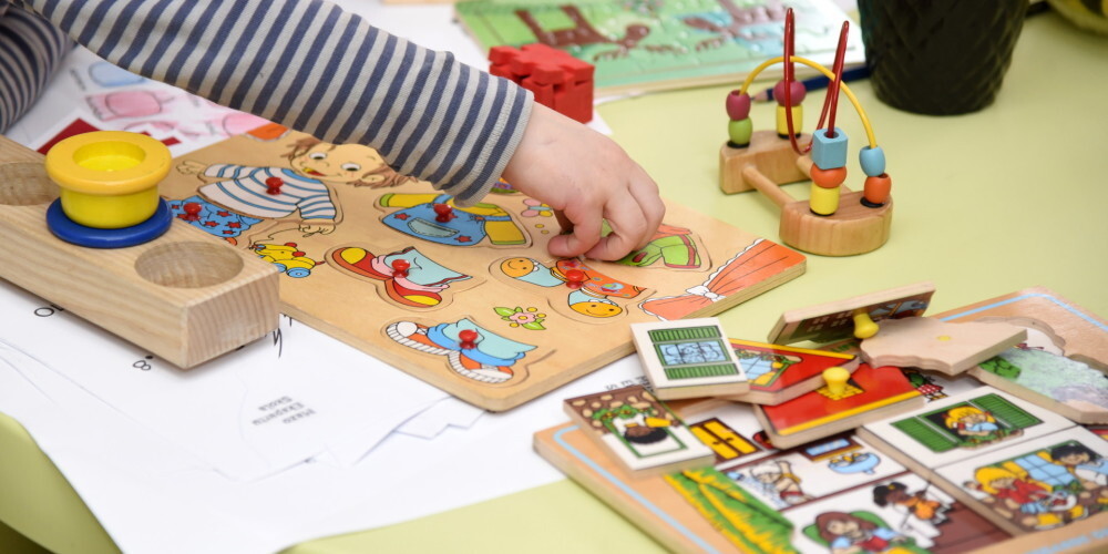 2019. gada septemebrī ārstniecības iestādēs ar zarnu infekcijai raksturīgiem simptomiem līdz vērsušies 24 siguldieši, no kuriem septiņiem apstiprināta diagnoze par verotoksīnu producējošo Escherichiacoli infekciju. Smaga STEC infekcijas komplikācija - hemolītiski urēmiskais sindroms - konstatēts četriem bērniem, un STEC infekcija līdz šim laboratoriski apstiprināta trim saslimušajiem bērniem. Diviem saslimušajiem bērniem STEC infekcija nav apstiprinājusies. Pārējiem slimniekiem laboratoriskās izmeklēšanas rezultāti vēl nav saņemti. Zarnu infekcijas simptomi konstatēti bērniem un darbiniekiem piecās Siguldas pirmsskolas izglītības iestādēs, kurās ēdinātājs ir "Baltic Restaurants Latvia"