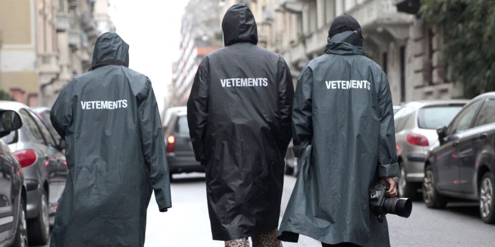Конец уродливого шика. Какую революцию в моде совершил бренд  Vetements?