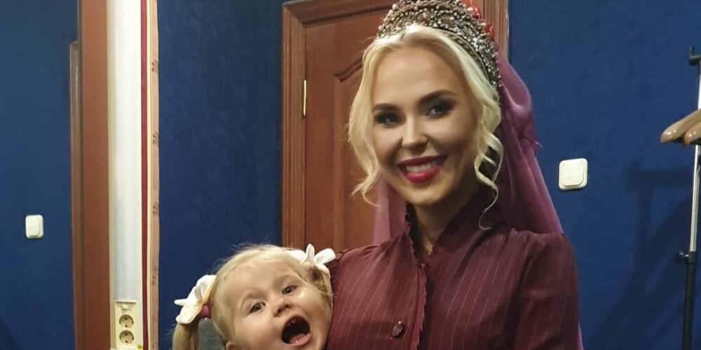"Девчонка-огонь": 2-летняя дочь затмила Пелагею на новом снимке