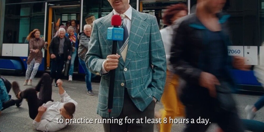 "Rīdzinieki skriešanu praktizē vismaz 8 stundas dienā" - par mūsu galvaspilsētu tapis asprātīgs reklāmas video