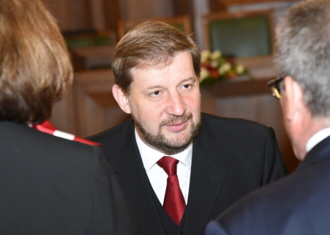 Клементьев: если медикам не гарантируют обещанную прибавку к зарплате, они соберут вещи и уедут