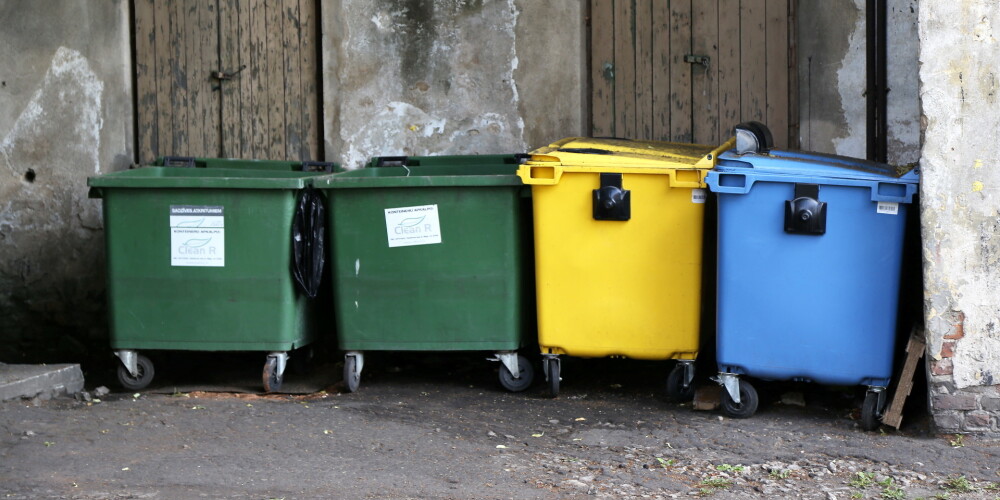 Сейм признал обоснованной чрезвычайную ситуацию с вывозом мусора в Риге
