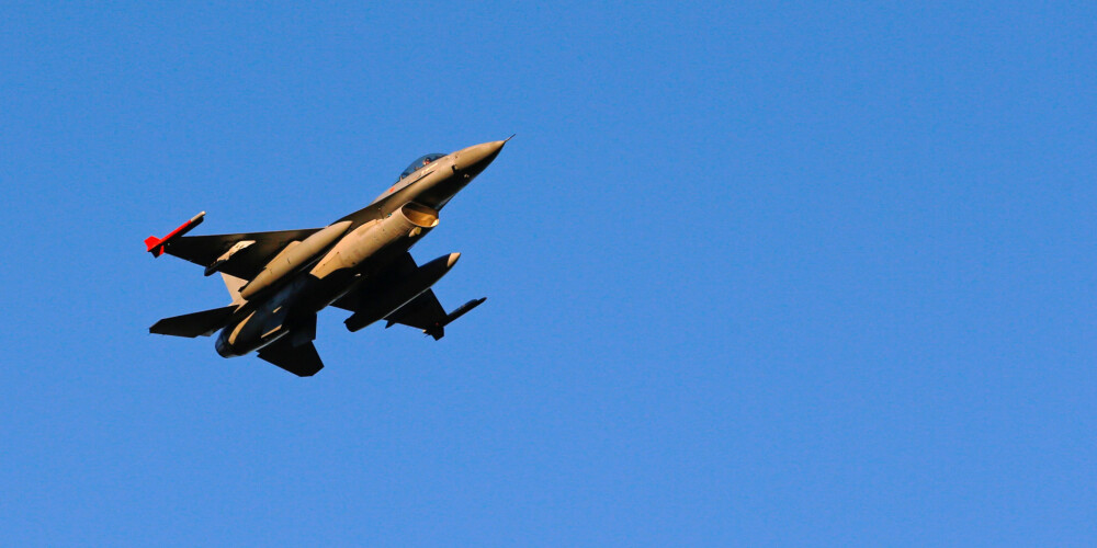 Francijā nogāzies Beļģijas reaktīvais iznīcinātājs "F-16"