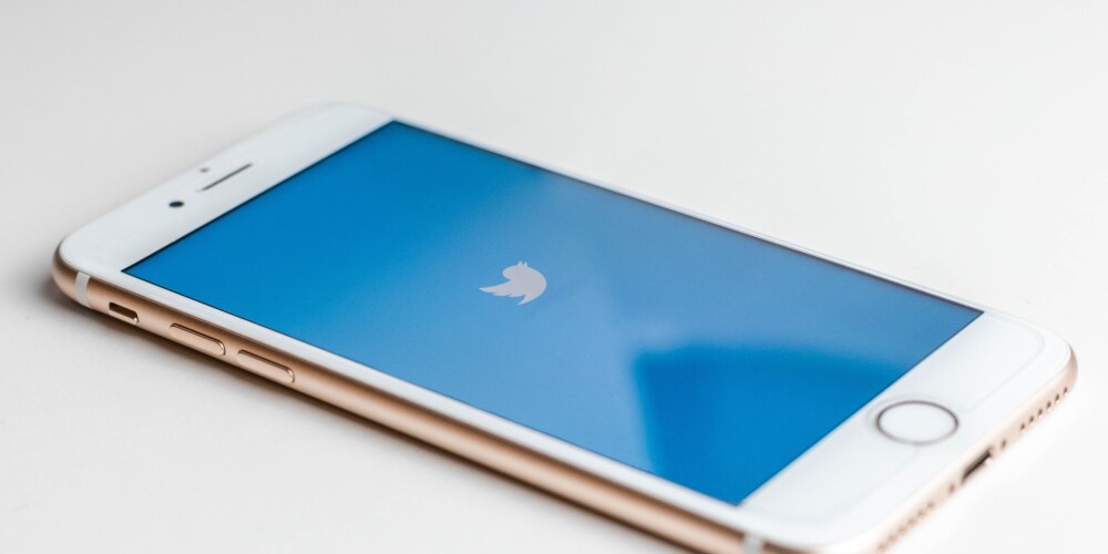 "Twitter" slēdz tūkstošiem viltus ziņu profilu