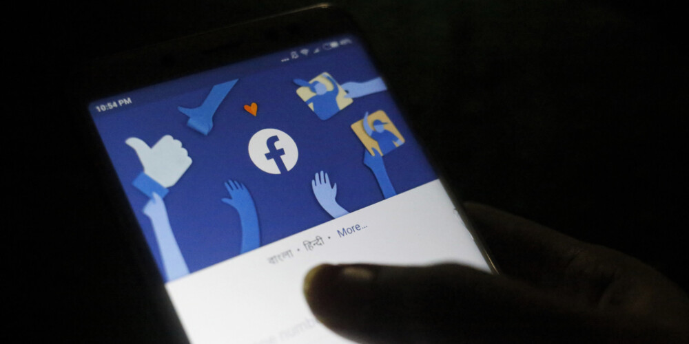 "Facebook" bažās par datu aizsardzību apturējis desmitiem tūkstošu lietotņu
