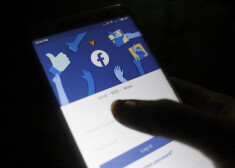 "Facebook" bažās par datu aizsardzību apturējis desmitiem tūkstošu lietotņu