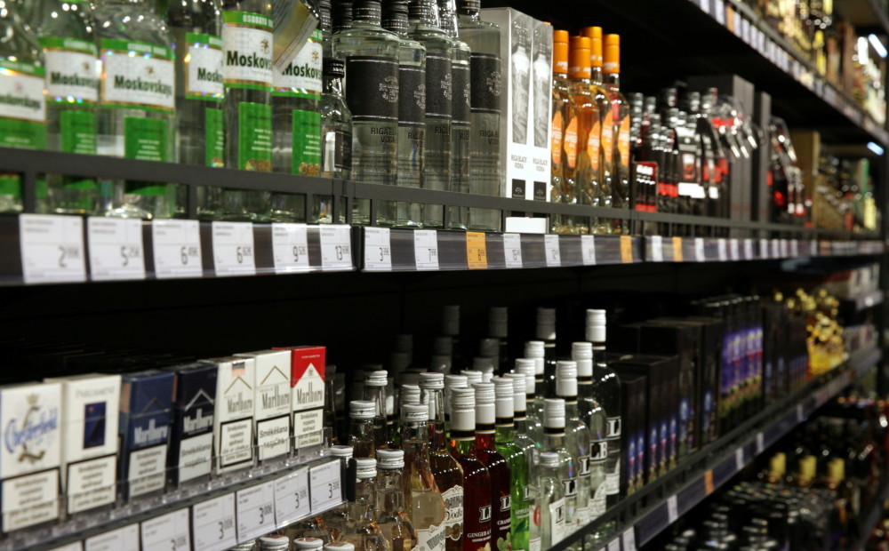 Septiņos mēnešos no Latvijas izveda par 11,7% vairāk alkoholisko dzērienu
