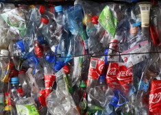 Plastmasas pudeļu depozīta projektu mēģina "saplosīt"