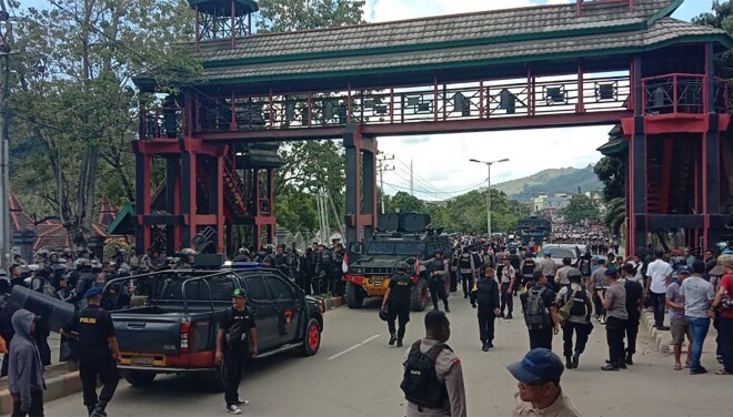 Indonēzijas nemierīgajā Papua provincē pirmdien izraisījušies protesti.