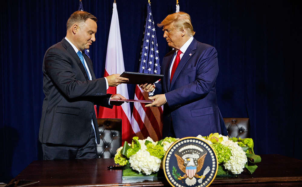 Tramps un Duda paraksta vienošanos par ASV militārās klātbūtnes paplašināšanu Polijā