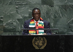 Zimbabves līderis aicina izbeigt ASV un ES sankcijas