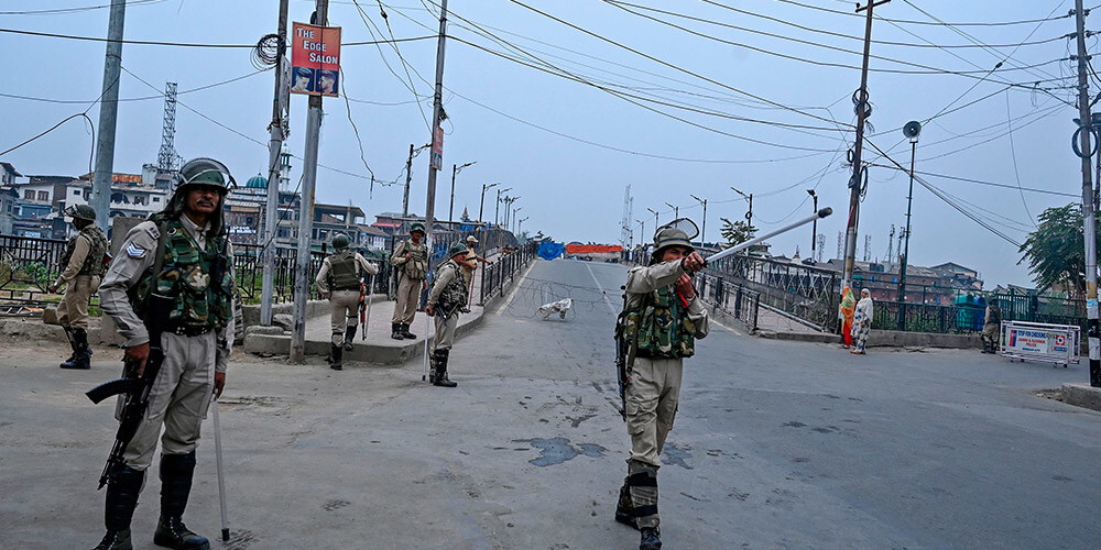 Indija atkal pastiprina pārvietošanās ierobežojumus Kašmirā