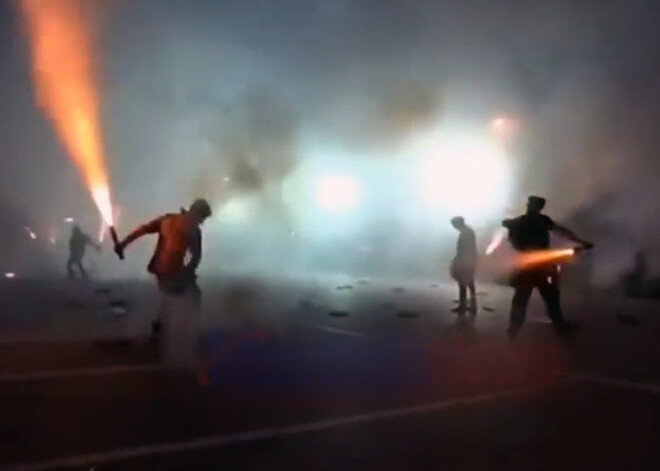 VIDEO: operators, kurš gāja bojā salūta laikā, nofilmē savas dzīves pēdējās sekundes