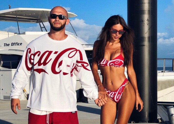 Трижды мама Оксана Самойлова похвасталась спортивной фигурой и назвала свои параметры