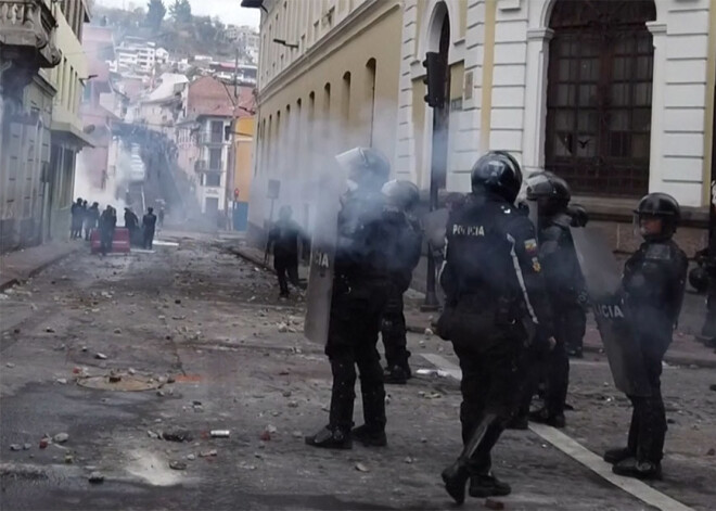 Ekvadoras prezidents izsludina ārkārtas stāvokli degvielas protestu dēļ