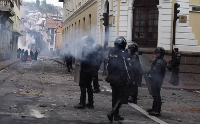 Policija protestu gaitā visā valstī ir aizturētjusi 19 cilvēkus.