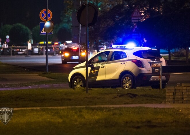 Policija atrod bez vēsts pazudušu pensionāru, kurš iekāpis mašīnā un nobraucis 300 km