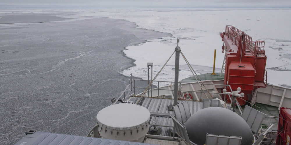 Zinātnieku ledlauzis "Polarstern" atradis gana labu ledus gabalu dreifēšanai cauri Arktikai