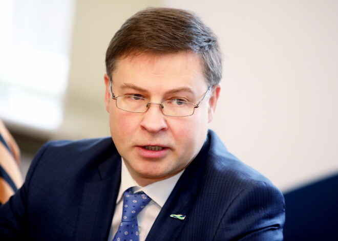 Dombrovskis pretendē uz portfeli, kuram dots apzīmējums "Ekonomika cilvēku labā"