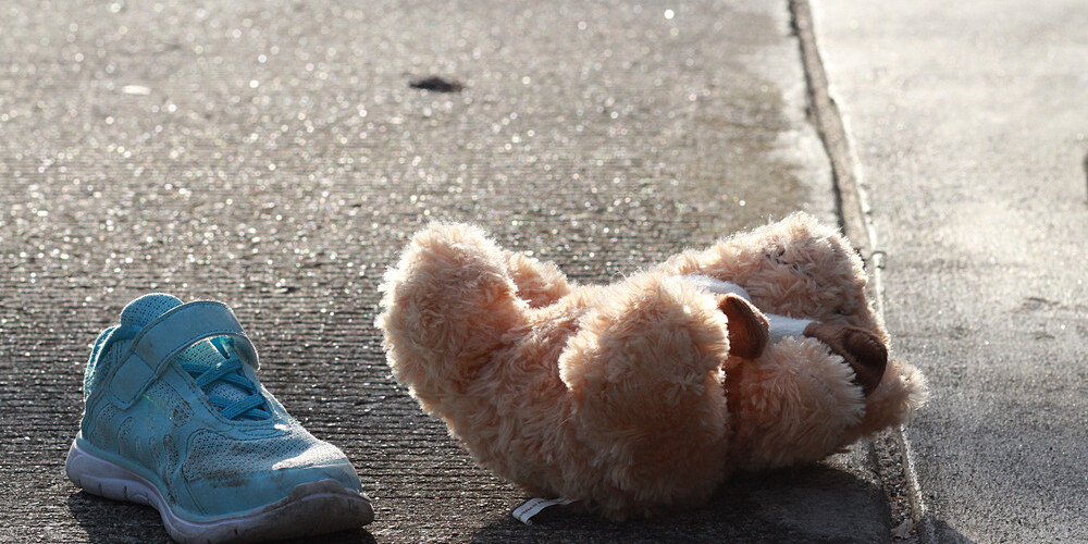 Малышка тряслась от холода и страха: вор угнал машину с 3-летним ребенокм