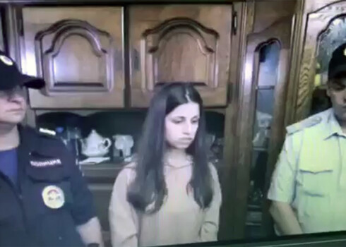 Publicēts VIDEO ar māsu Hačaturjanu pirmo pratināšanu pēc tēva slepkavības