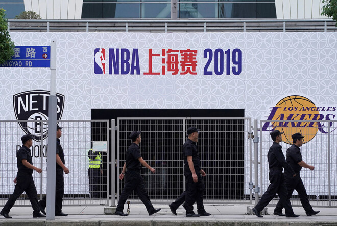 Pasākums bija paredzēts trešdienas vakarā - dienu pirms laukumā dosies Rodiona Kuruca pārstāvētā Bruklinas "Nets" un zvaigžņotā Losandželosas "Lakers".