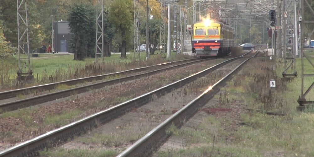 Поезд сбил мужчину в Иманте: очевидец рассказал подробности трагедии