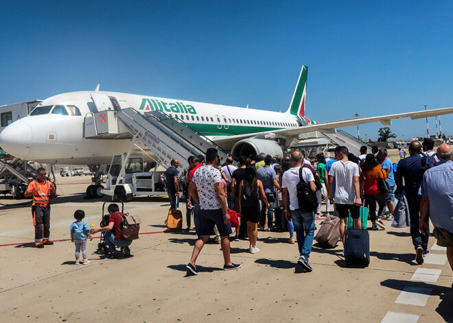 Pilotu streika dēļ "Alitalia" atcēlusi gandrīz 200 lidojumus