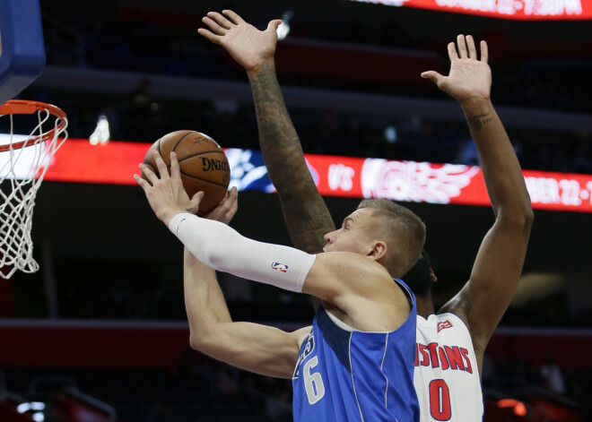 Porziņģis oficiālā spēlē laukumā atgriežas ar 18 punktiem un zaudējumu