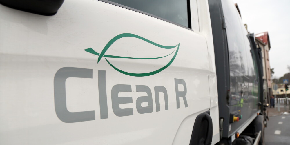 Atkritumu savācējs "Clean R" ar rīdziniekiem komunicē ļoti dīvaini: "Divreiz man... būs jāuzsāk mūsu klientu centra pārstāvis"