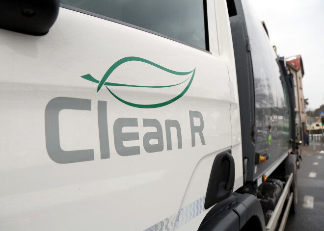 Atkritumu savācējs "Clean R" ar rīdziniekiem komunicē ļoti dīvaini: "Divreiz man... būs jāuzsāk mūsu klientu centra pārstāvis"