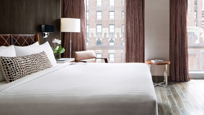 Ilustratīvs foto Manhetenas viesnīcas "48LEX New York" "Queen Salon" numuriņa tipam, kurā divas sabijusi ministre Viņķele.